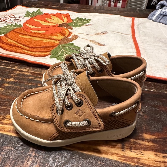 Sperry Kids Boat Shoes - Picture 1 of 4